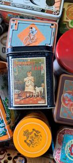 2 bananen dozen vol antieke blikken, Ophalen of Verzenden