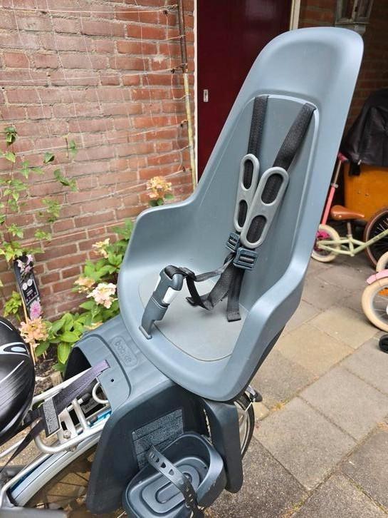 Fietsstoeltje Bobike Grijs Voor Achterop, Fietsen en Brommers, Fietsaccessoires | Fietsstoeltjes, Zo goed als nieuw, Ophalen