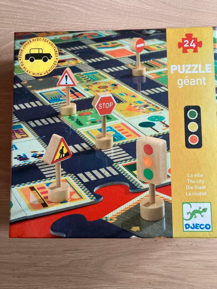 Djeco Puzzle Geant Grote Stad - Vloerpuzzel, Kinderen en Baby's, Speelgoed | Kinderpuzzels, Zo goed als nieuw, 2 tot 4 jaar, 10 tot 50 stukjes