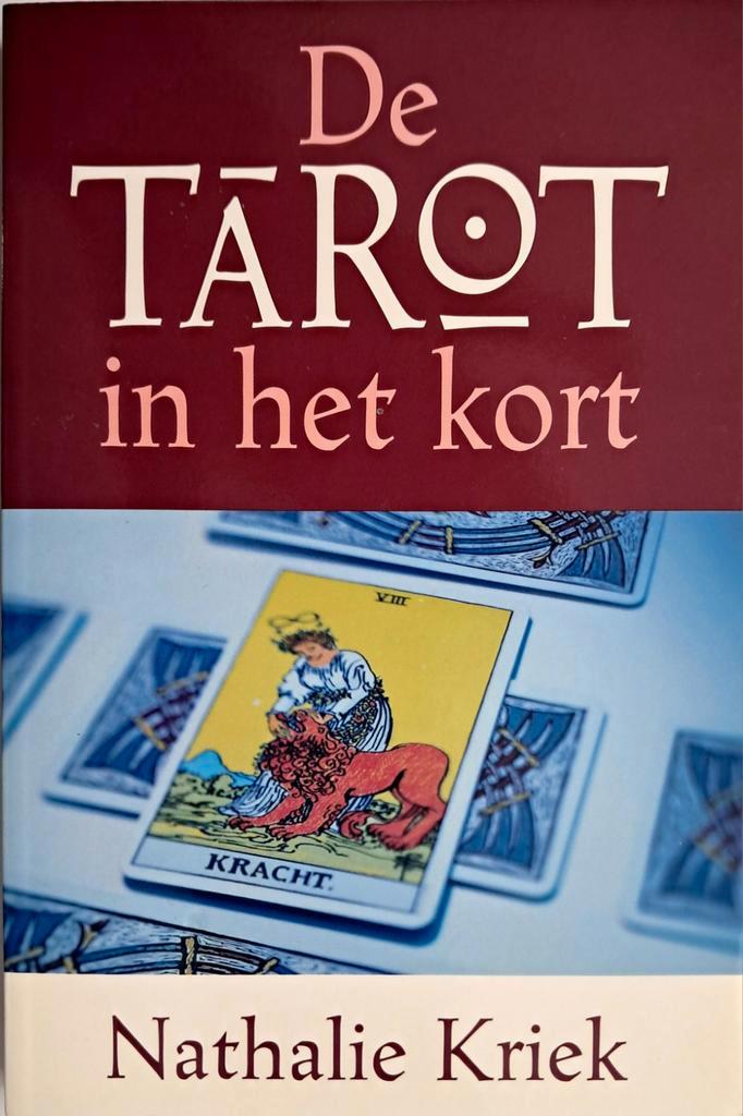 Boek 'De TAROT in het kort' ( De Rode Versie), Boeken, Esoterie en Spiritualiteit, Nieuw, Instructieboek, Tarot of Kaarten leggen