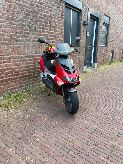 Aprilia sr50 (piaggio runner dd blok), Fietsen en Brommers, Scooters | Aprilia, Gebruikt, SR 50, Maximaal 45 km/u, Benzine, Ophalen