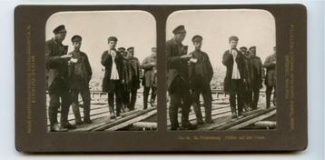 Oude stereofoto houtvlotters op rivier Newa Sint Petersburg  beschikbaar voor biedingen