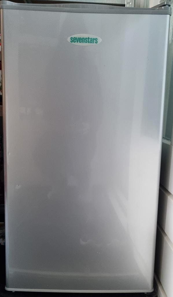 Tafelmodel Koelkast KS-91 Zilverkleurig 90 Liter, Witgoed en Apparatuur, Koelkasten en IJskasten, Zo goed als nieuw, Met vriesvak