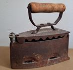 Antieke kolen strijkijzer, Antiek en Kunst, Antiek | Gereedschap en Instrumenten, Ophalen