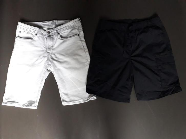 Keuze uit 2 korte broeken. Maat S tot M, Kleding | Heren, Broeken en Pantalons, Zo goed als nieuw, Zwart, Ophalen of Verzenden
