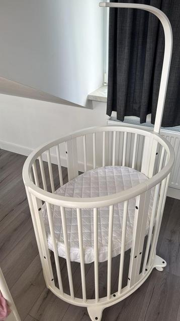 Stokke sleepi wieg incl matras beschikbaar voor biedingen