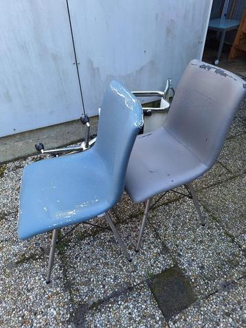 Set van 6 eettafel stoelen gratis beschikbaar voor biedingen