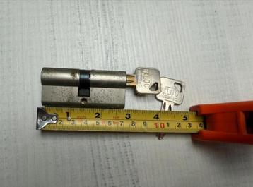Cilinder 35/35 mm SKG beschikbaar voor biedingen
