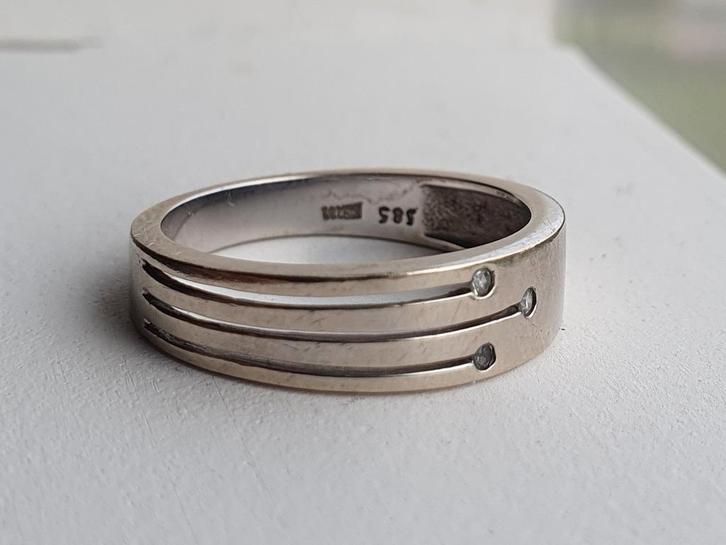 Ring met drie briljanten witgoud wit goud, Sieraden, Tassen en Uiterlijk, Ringen, Zo goed als nieuw, Dame, Kleiner dan 17, Wit