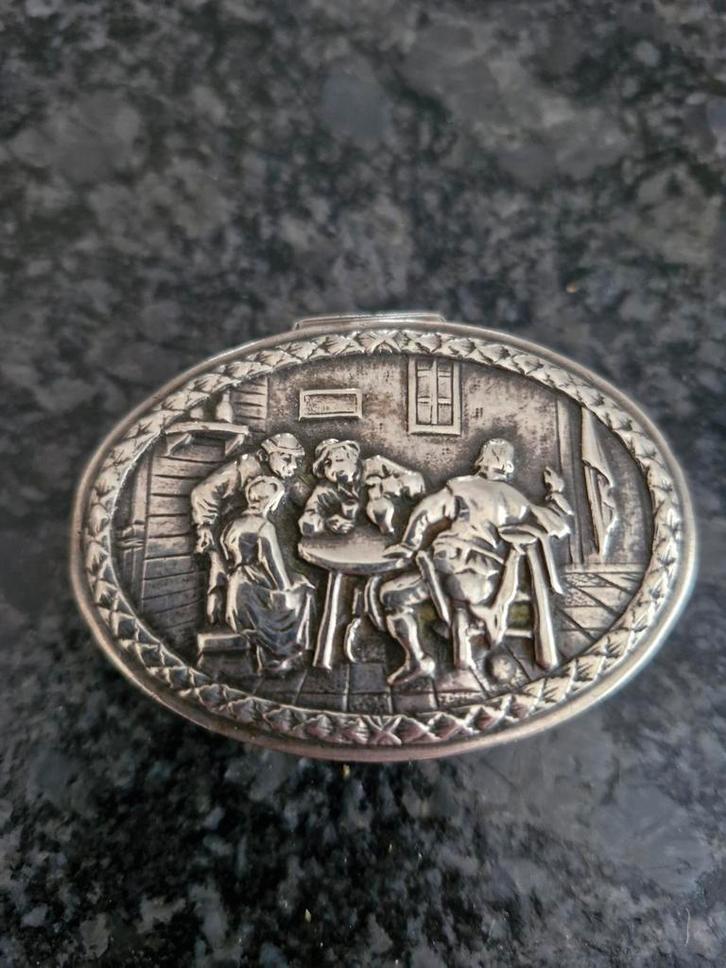 Zilveren Snuif- pillendoosje uit 1922, Antiek en Kunst, Antiek | Goud en Zilver, Zilver, Ophalen of Verzenden