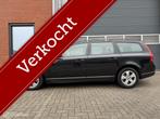 Volvo V70 2.5T Kinetic Geartr. - Volvo dealer o.h. - orig NL, Auto's, Zwart, 1574 kg, 92 €/maand, 750 kg