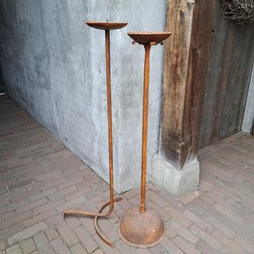Set 2x unieke metalen vloerkandelaar kandelaar roest *Etage3 beschikbaar voor biedingen