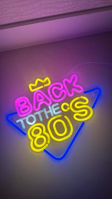 Nieuw, neonlamp LED “back to the 80’s” beschikbaar voor biedingen