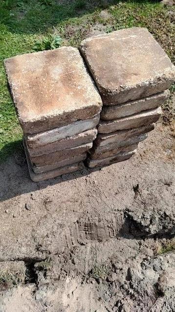 Gratis terrastegels tuintegels 20x20 cm 4 cm dik beschikbaar voor biedingen