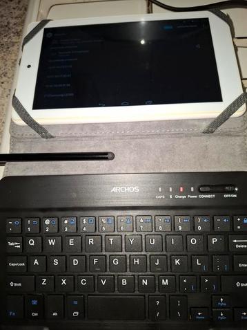 Archos 7o Neon Tablet met Toetsenbord beschikbaar voor biedingen