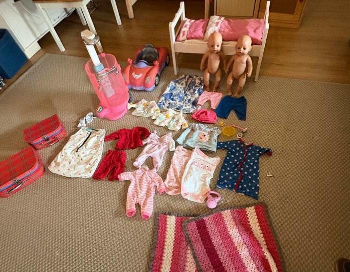 babypoppen (babyborn), babybed, baby auto en douche, Kinderen en Baby's, Speelgoed | Poppen, Zo goed als nieuw, Babypop, Ophalen