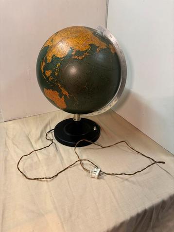 vintage glazen wereldbol uit de jaren 1960 beschikbaar voor biedingen