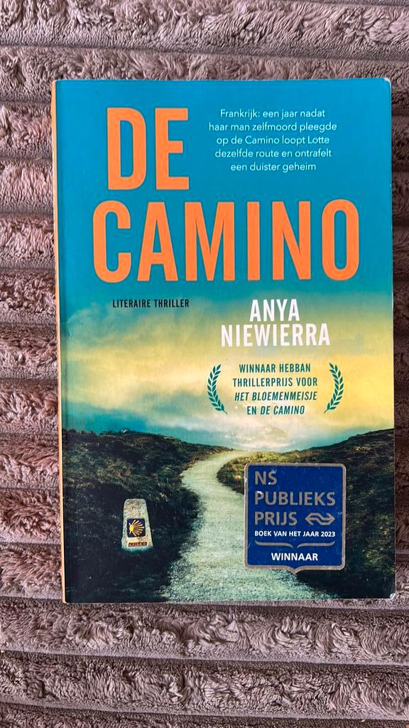 Anya Niewierra - De Camino, Boeken, Thrillers, Zo goed als nieuw, Ophalen of Verzenden