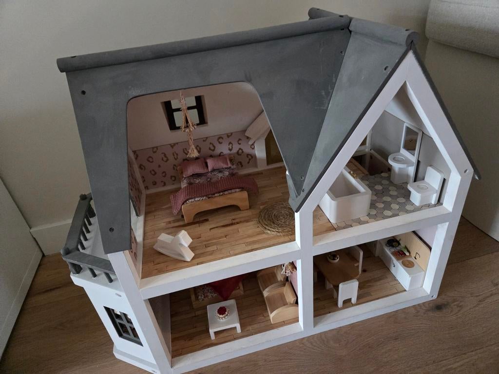 Poppenhuis met meubels, Ophalen of Verzenden, Poppenhuis