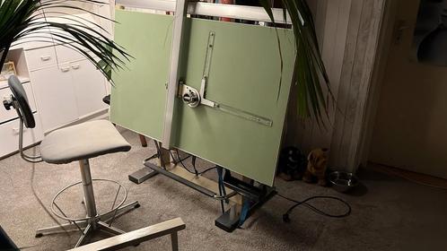 Arnal Neolt verstelbare tekentafel met accessoires, Doe-het-zelf en Verbouw, Tekentafels, Gebruikt, 130 tot 150 cm, Verlichting