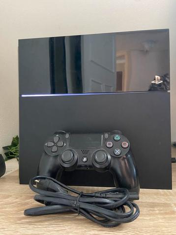 Zwarte playstation 4 met console + kabels.VERLAAGD IN PRIJS beschikbaar voor biedingen