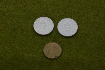 2 voetbal munten uitgave Shell Johan Cruyff/ Coen Moelijn  beschikbaar voor biedingen