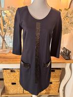 Chique, donkerblauwe jurk Marc Cain, 38/M, ZGAN., Kleding | Dames, Jurken, Maat 38/40 (M), Blauw, Nieuw, Ophalen of Verzenden