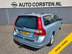 Volvo V70 2.4 D5 Summum Leder Ecc Trekhaak Stoelverwarming B, Auto's, Volvo, Voorwielaandrijving, 15 km/l, 1800 kg, Zwart