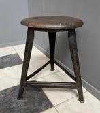 30 jaren Bauhaus krukje metalen frame Industrieel D.R.G.M., Ophalen, Gebruikt, Hout