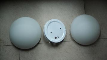 2 Plafondlampen (Glas) beschikbaar voor biedingen