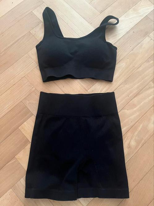 Sportpak: strakke short met sporttop zwart maat M, Kleding | Dames, Sportkleding, Zo goed als nieuw, Fitness of Aerobics, Maat 38/40 (M)