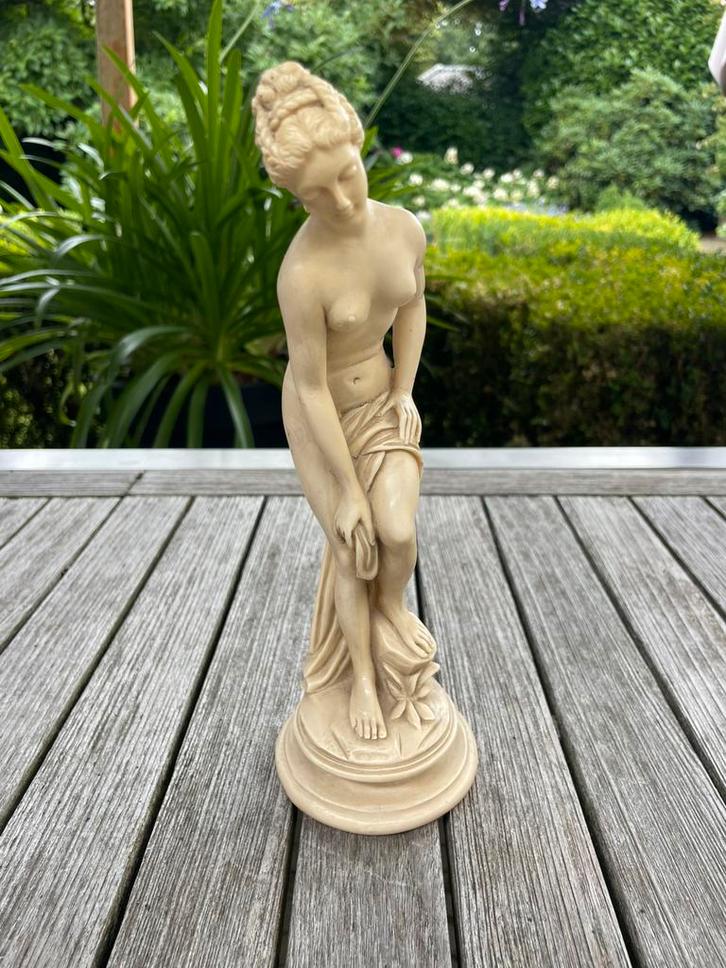 Klassiek beeldje naakte vrouw – 24cm – gesigneerd G.R., Antiek en Kunst, Kunst | Beelden en Houtsnijwerken, Ophalen of Verzenden