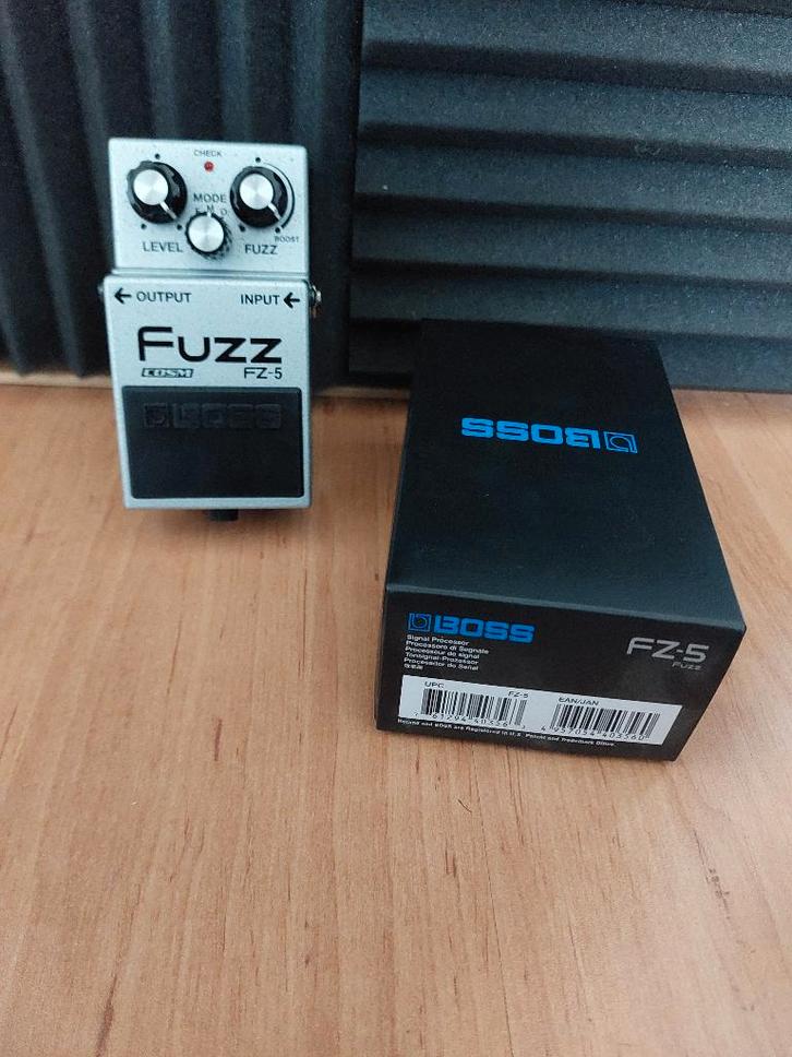 Boss FZ-5 Fuzz gitaar effect pedaal, Muziek en Instrumenten, Effecten, Zo goed als nieuw, Distortion, Overdrive of Fuzz, Volume