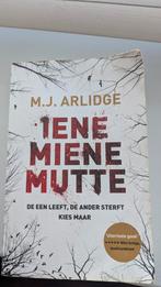 Tene Miene Mutte - M.J. Arlidge, Ophalen of Verzenden, Zo goed als nieuw, M.J. Arlidge, Nederland