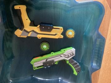 Beyblade Burst arena met Launchers beschikbaar voor biedingen