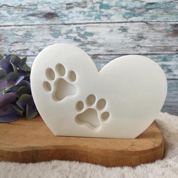 Gedenkhart crème. beschikbaar voor biedingen