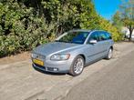 Volvo V50 2.4 140PK Geartronic 2004 Grijs, Auto's, Volvo, 1378 kg, 74 €/maand, 700 kg, 11 km/l