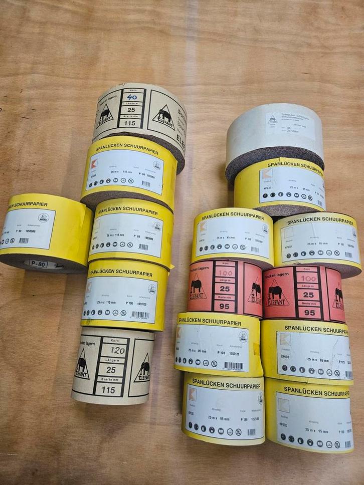 Diverse rollen spanlücken schuurpapier, Doe-het-zelf en Verbouw, Schildersmaterialen, Zo goed als nieuw, Overige typen, Ophalen of Verzenden