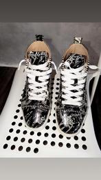 Louboutin Schoenen - Stijlvol en Uniek!, Ophalen, Zwart, Sneakers of Gympen, Zo goed als nieuw