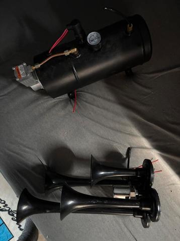 Lucht toeter met compressor beschikbaar voor biedingen