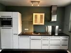 Nette enkelwandige keuken incl goedwerkende apparatuur, Ophalen, Wit, Graniet of Steen, Enkelwandige keuken