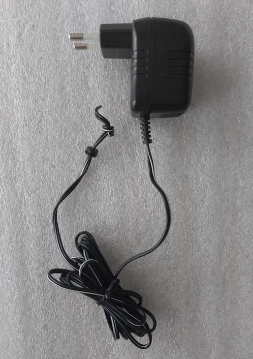 AC/DC Adapter / Oplader. Output: 6V-DC, 150 mA, 0.9 VA., Telecommunicatie, Mobiele telefoons | Telefoon-opladers, Zo goed als nieuw