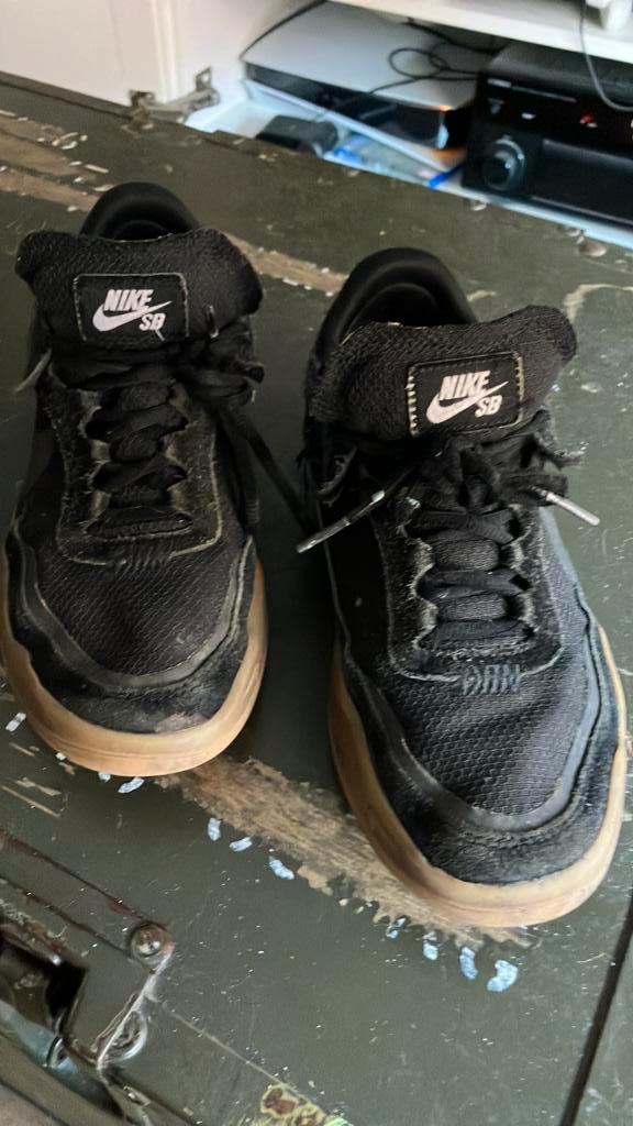 Zwarte nike sb mt 39, Kleding | Heren, Schoenen, Zo goed als nieuw, Sneakers of Gympen, Zwart, Ophalen of Verzenden
