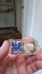 BROCHE VINTAGE JAREN 1940/50 LUCITE BROCHE OMGEKEERD GESNEDE, Verzenden, Overige materialen, Broche