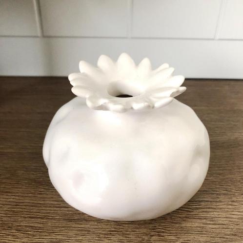 Bloemen vaasje wit, Huis en Inrichting, Woonaccessoires | Vazen, Zo goed als nieuw, Wit, Minder dan 50 cm, Verzenden