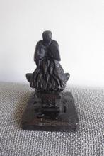 fraai bronzen sculpture cq beeld man met vissen?, Ophalen of Verzenden