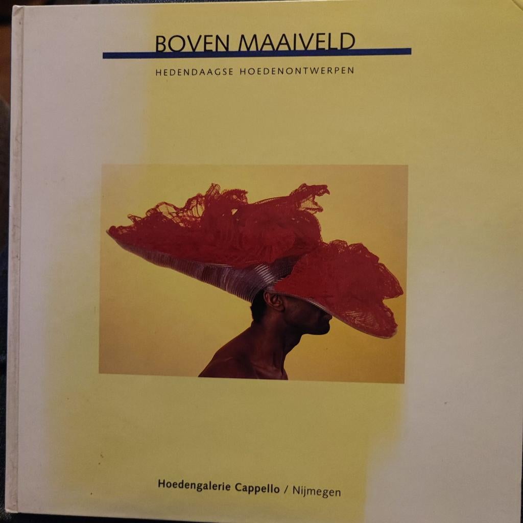 Boven Maaiveld - Hoedenontwerpen, Ophalen of Verzenden, Zo goed als nieuw, Diverse, Catalogus