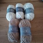 Durable Velvet   3 bollen Ivory en 2 bollen warm taupe, Ophalen of Verzenden, Nieuw, Breien of Haken, Wol of Garen