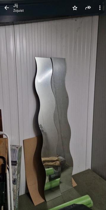 2 Ikea spiegels.  beschikbaar voor biedingen