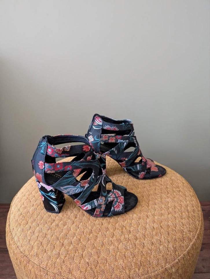 Sacha Sandalettes - Maat 36, Kleding | Dames, Schoenen, Zo goed als nieuw, Lage of Enkellaarzen, Overige kleuren, Ophalen of Verzenden